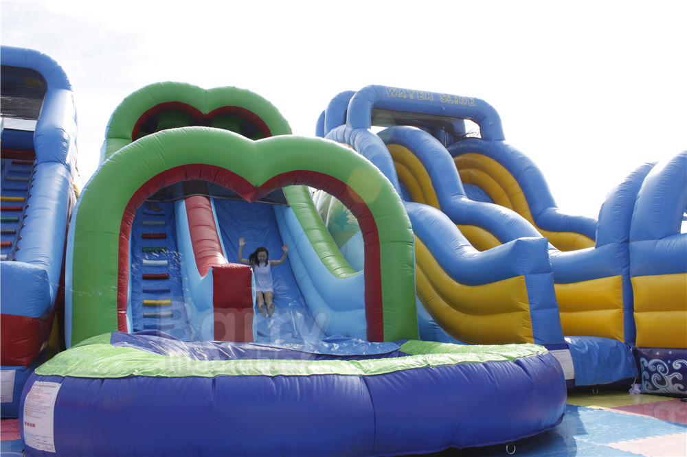 Happy Childhood Inflatable Water Slide Achieves Children's Happy Times